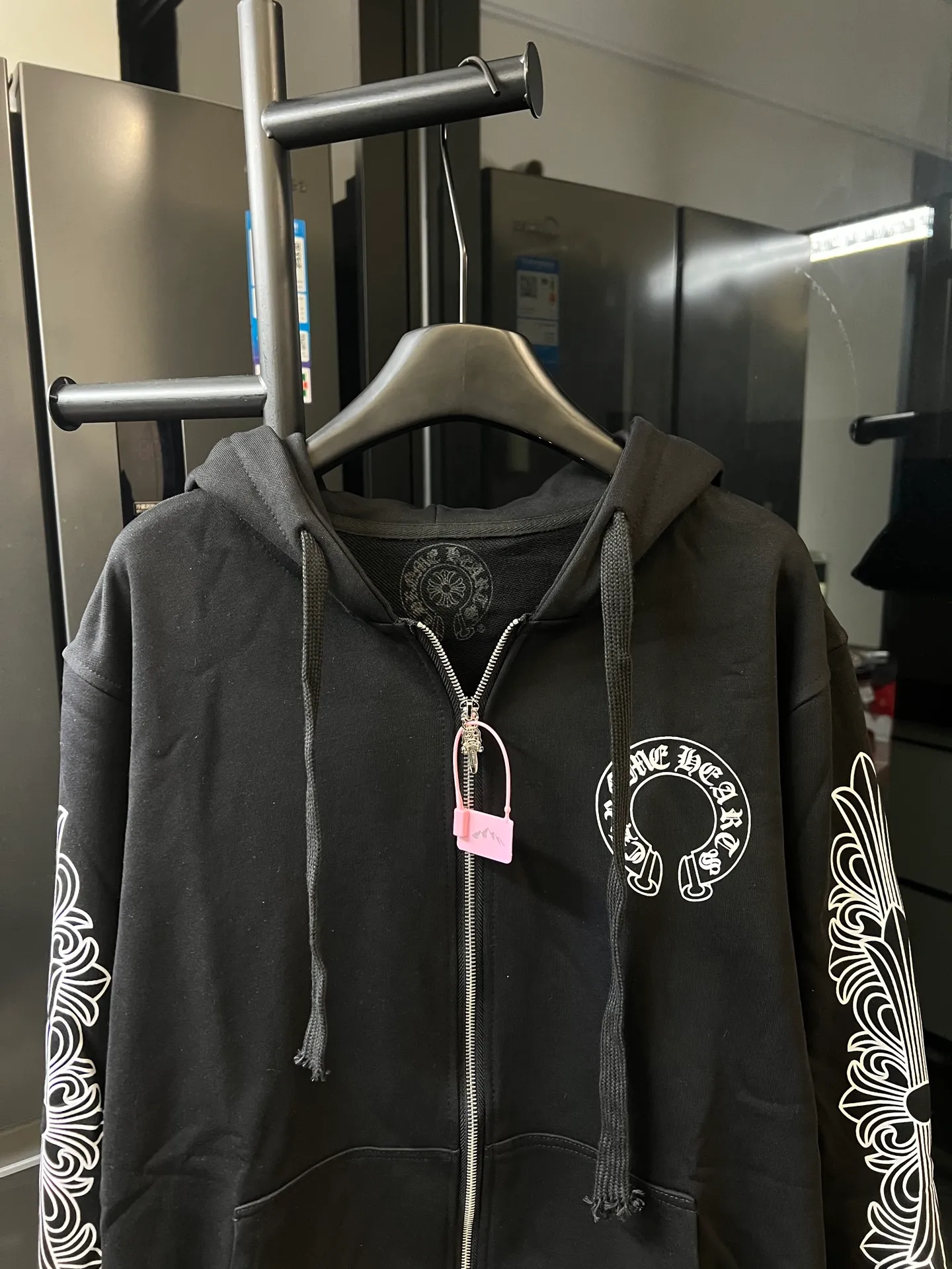 P280 [next day] CHROME HEARTS/Chrome Heart CH 25Ss Miami limited horseshoe hooded zipper jacket (black), same style for men and women, versatile and easy to match Size: s m l xl Detailed sizes can be found in Figure 9